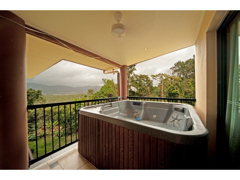 32 Parkland Drive, Cannonvale QLD 4802