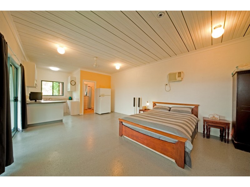 32 Parkland Drive, Cannonvale QLD 4802