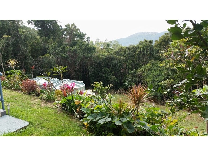 32 Parkland Drive, Cannonvale QLD 4802