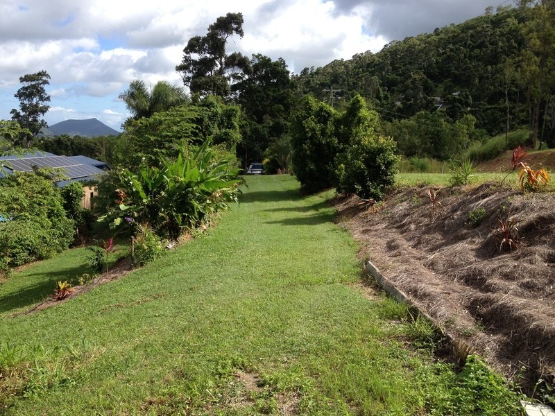 32 Parkland Drive, Cannonvale QLD 4802