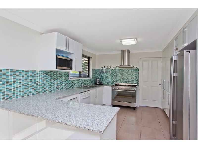 7 JOAN ST, Burleigh Waters QLD 4220