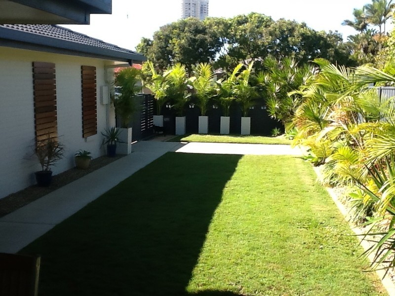 7 JOAN ST, Burleigh Waters QLD 4220