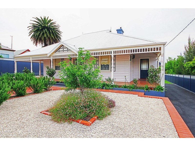 28 Venn St, Collie WA 6225