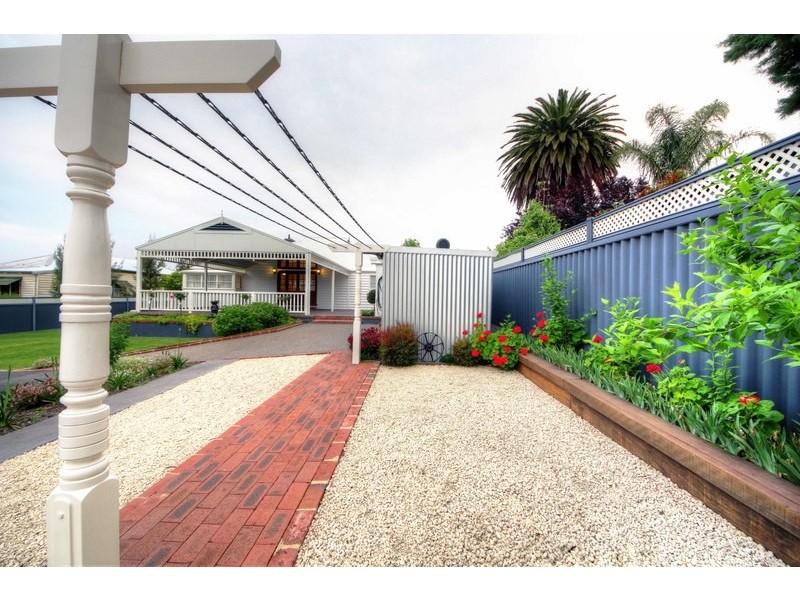 28 Venn St, Collie WA 6225