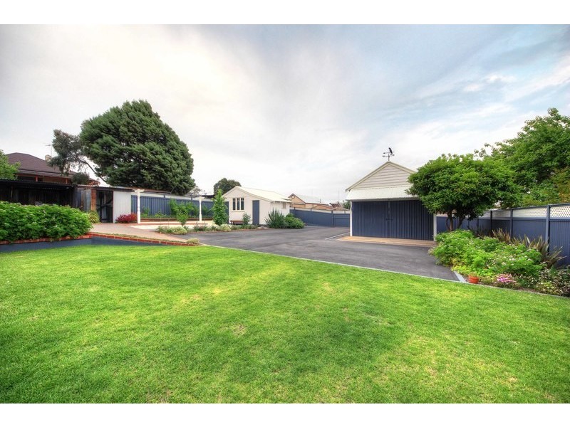 28 Venn St, Collie WA 6225