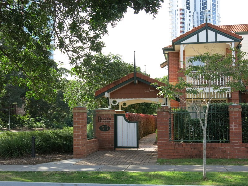 27/53 Bauer Street, Southport QLD 4215