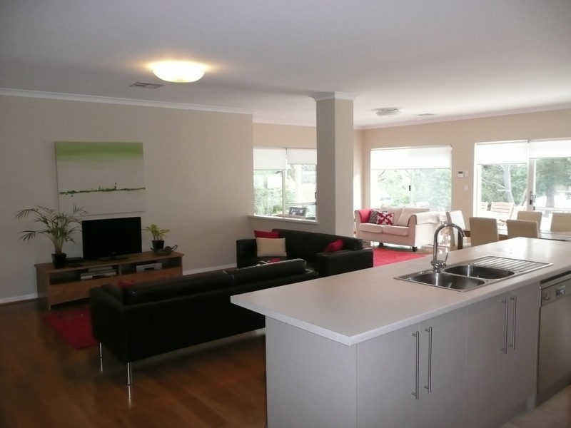 7 McGlew Road, Glen Forrest WA 6071