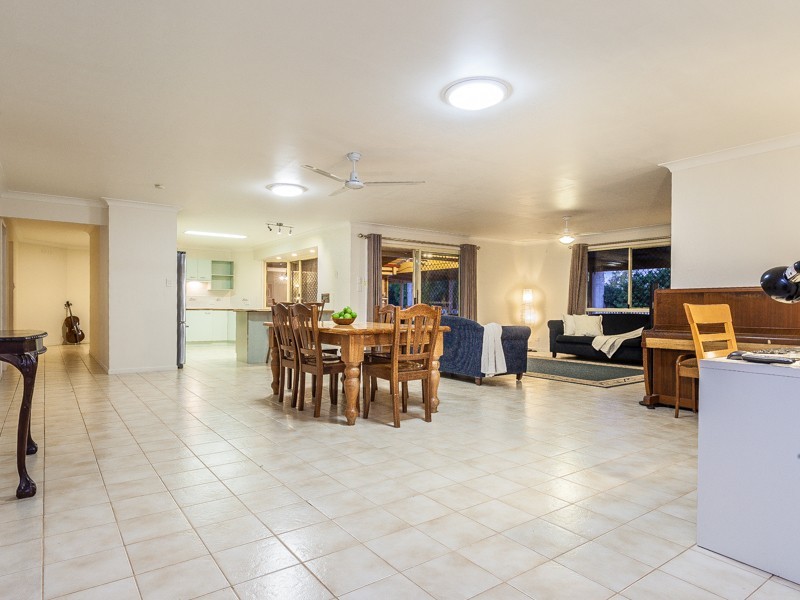 67 Allamanda Crescent, Albany Creek QLD 4035