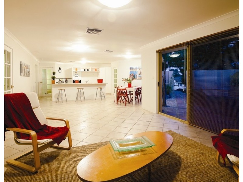 1 Coatbridge Circuit, Kinross WA 6028