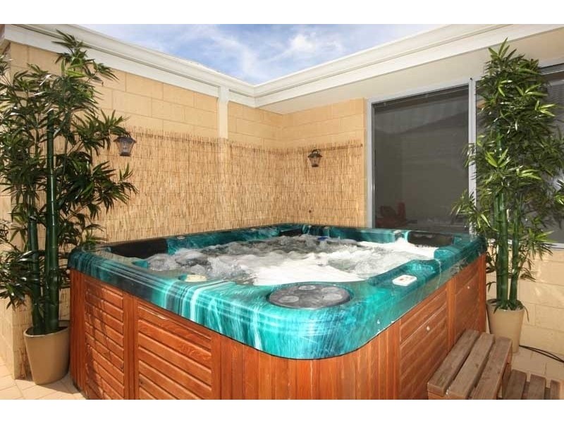 7 Lavinia Crescent, Secret Harbour WA 6173