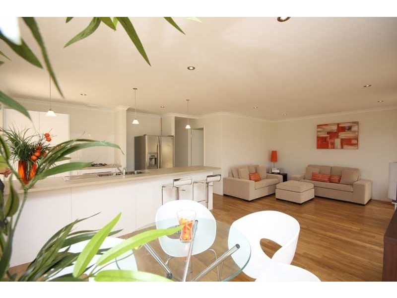 7 Lavinia Crescent, Secret Harbour WA 6173