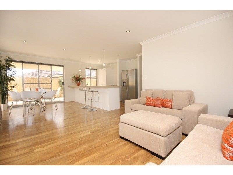 7 Lavinia Crescent, Secret Harbour WA 6173