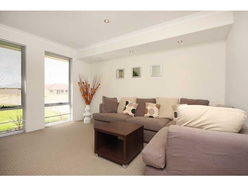 7 Lavinia Crescent, Secret Harbour WA 6173