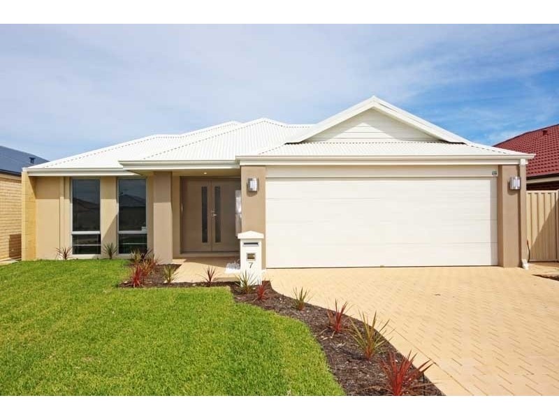 7 Lavinia Crescent, Secret Harbour WA 6173