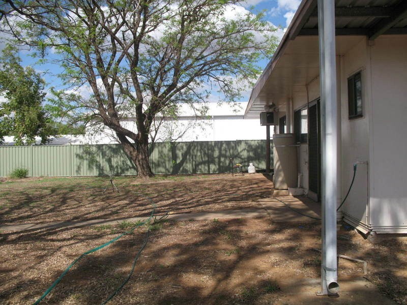 6 Littlefield St, Blackwater QLD 4717