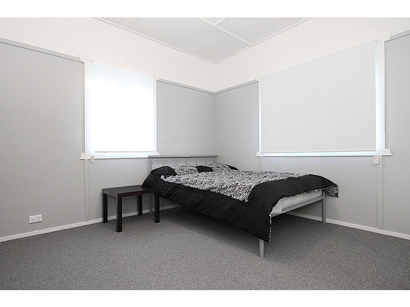 8 Lindsay St, Bundamba QLD 4304