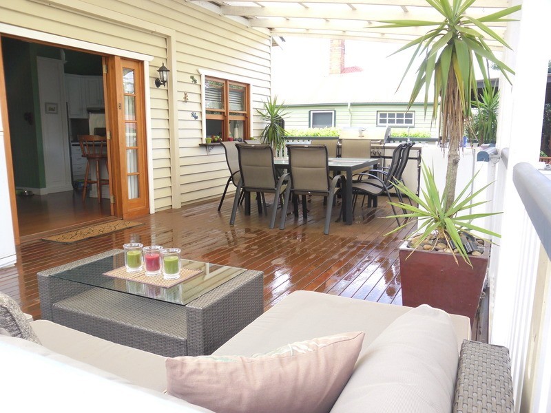 194 Campbell Street, Newtown QLD 4350