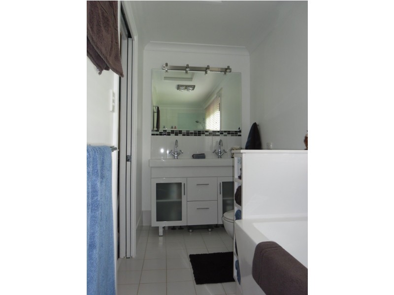 194 Campbell Street, Newtown QLD 4350