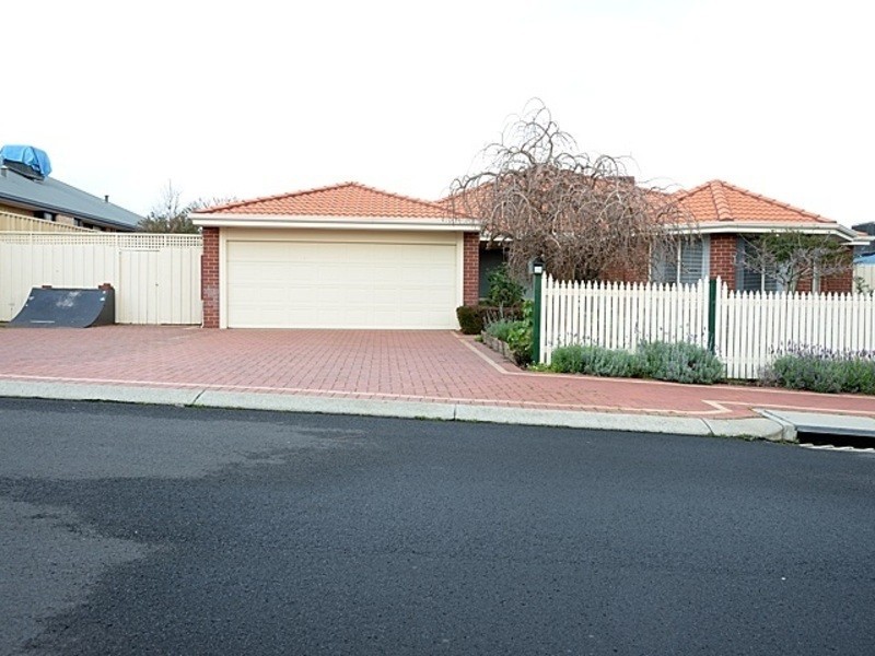 21 Janjin Rd, Dalyellup WA 6230