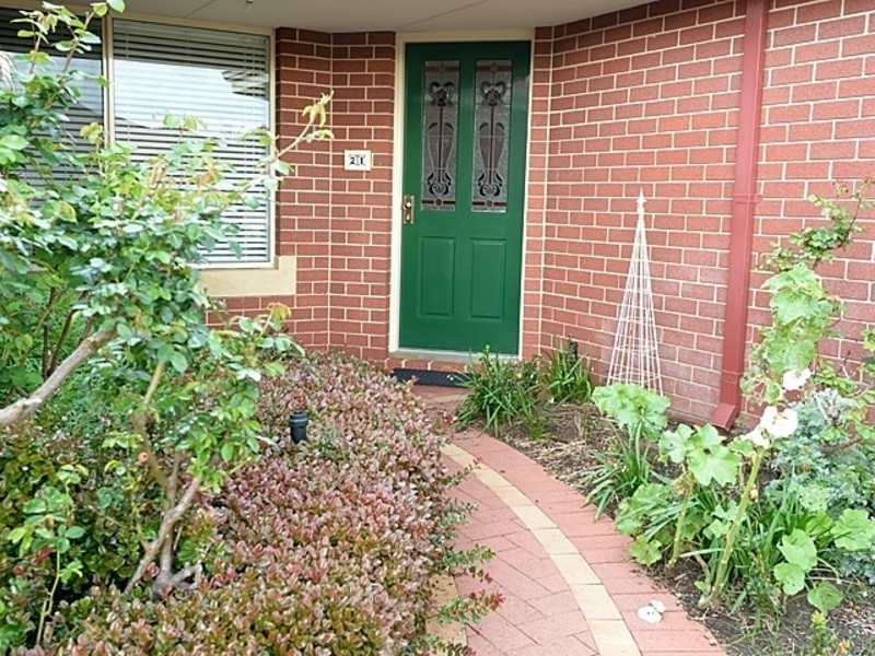 21 Janjin Rd, Dalyellup WA 6230