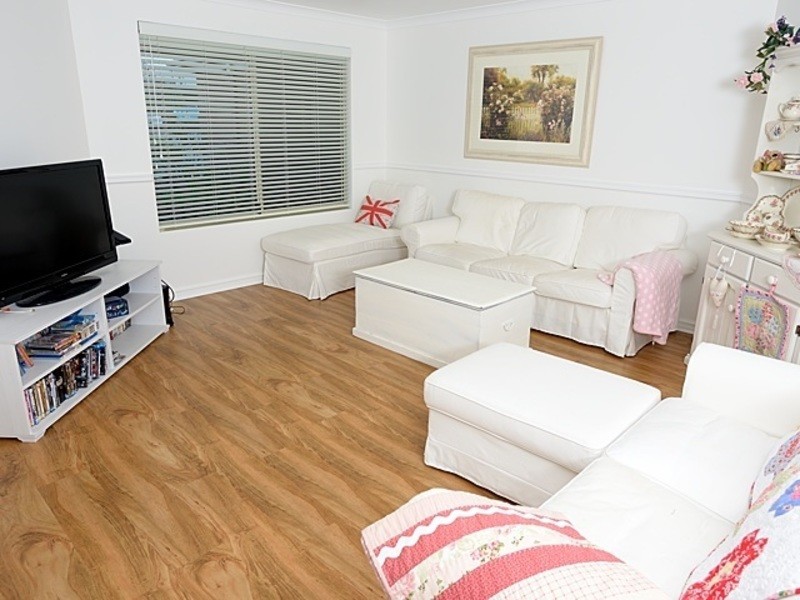 21 Janjin Rd, Dalyellup WA 6230