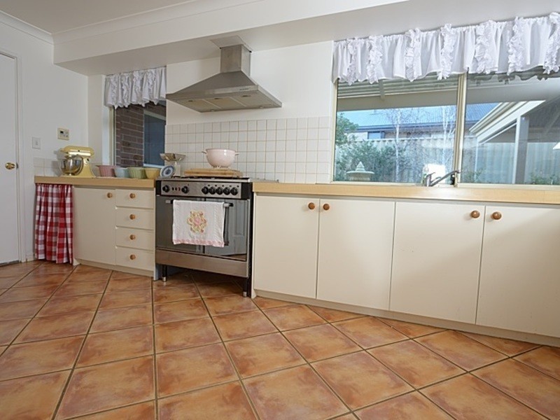 21 Janjin Rd, Dalyellup WA 6230