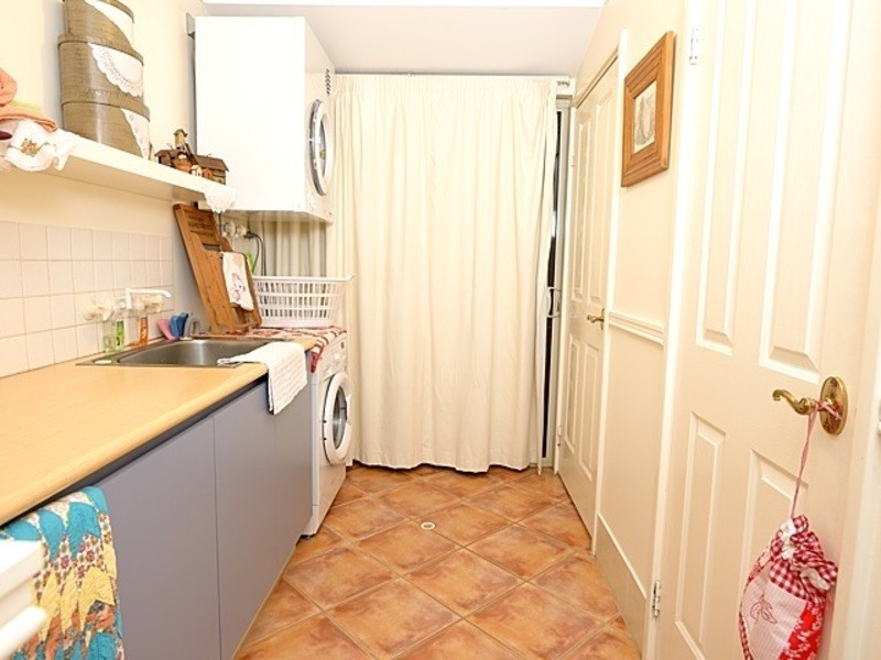 21 Janjin Rd, Dalyellup WA 6230