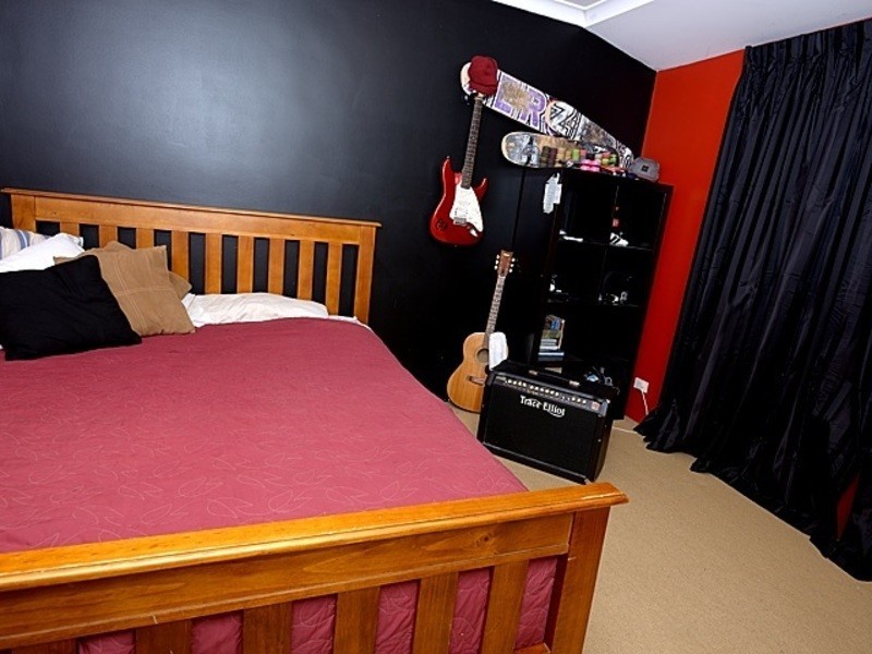 21 Janjin Rd, Dalyellup WA 6230