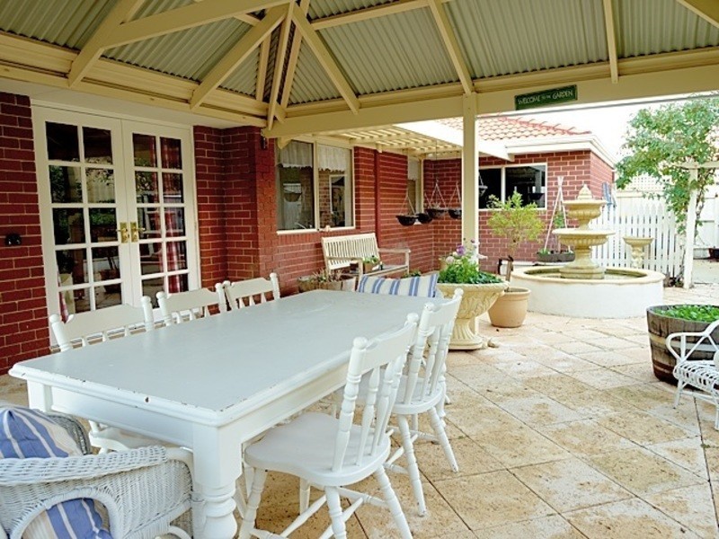 21 Janjin Rd, Dalyellup WA 6230