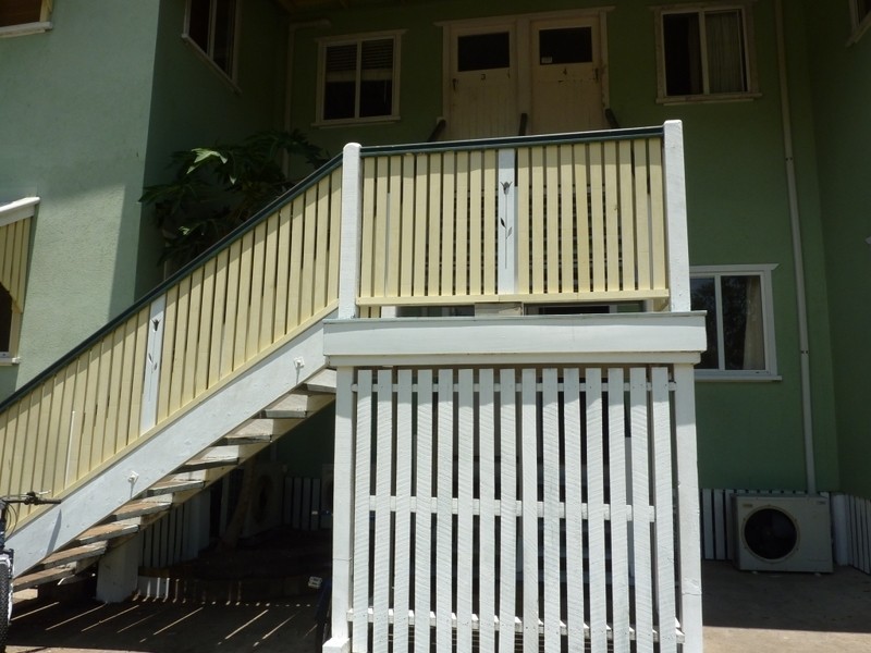 4/28  Sussex Street, Hyde Park QLD 4812