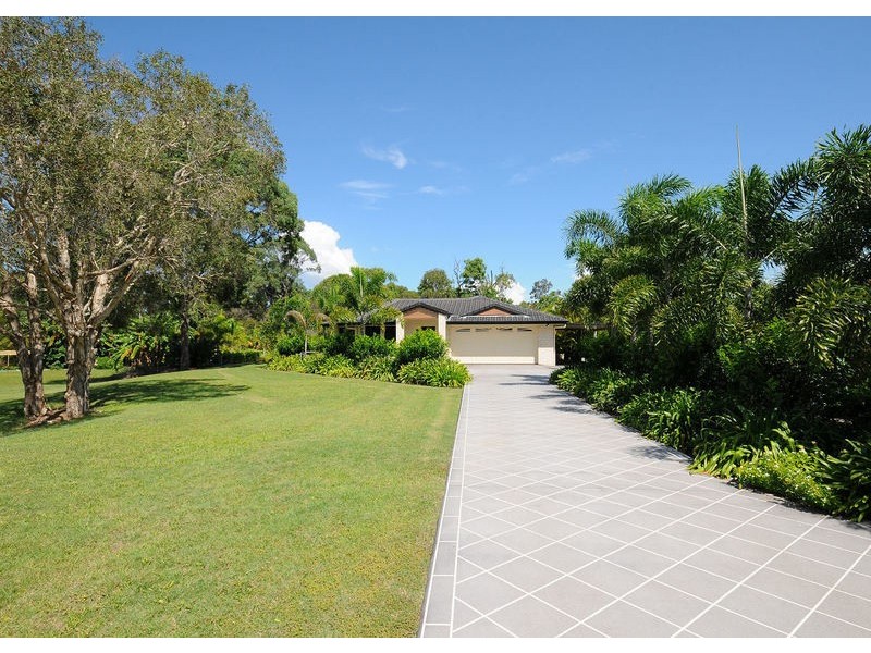 14 San Bromista Court, Urangan QLD 4655