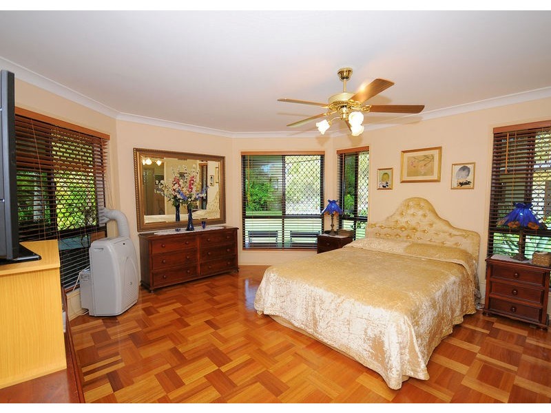 14 San Bromista Court, Urangan QLD 4655