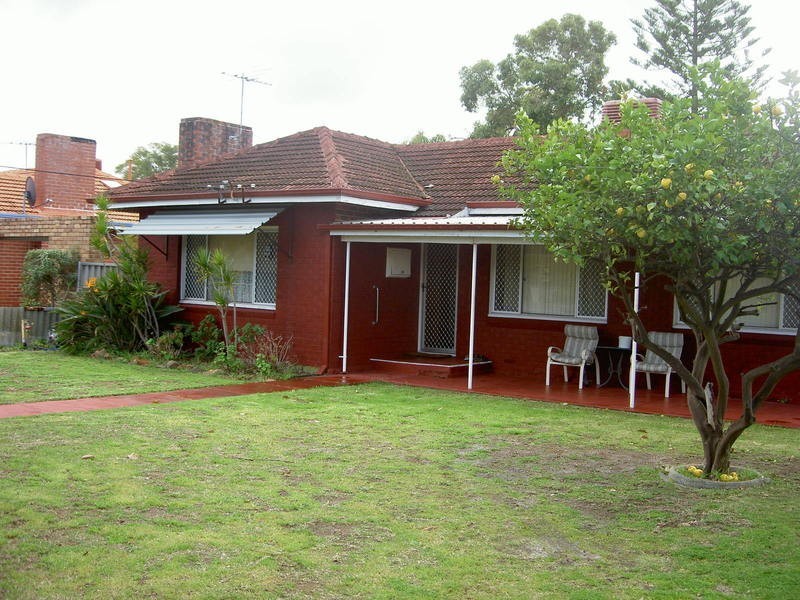 24  Melvin Avenue, Thornlie WA 6108