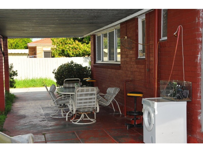 24  Melvin Avenue, Thornlie WA 6108