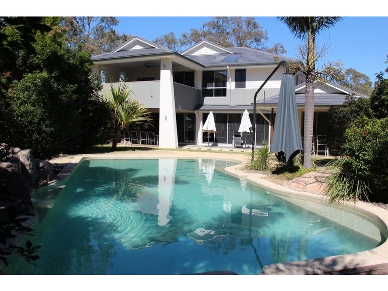 147 CRESCENT AVENUE, Hope Island QLD 4212