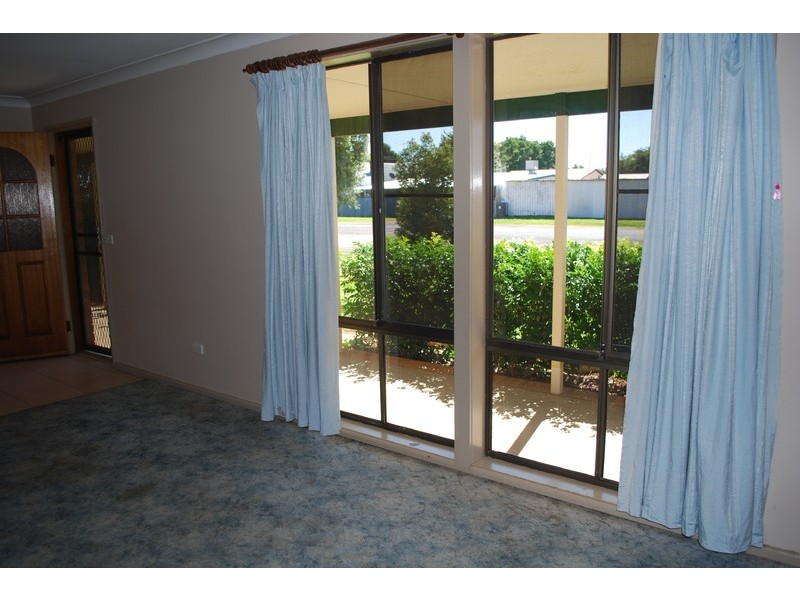 16 Mingelo Street, Narromine NSW 2821