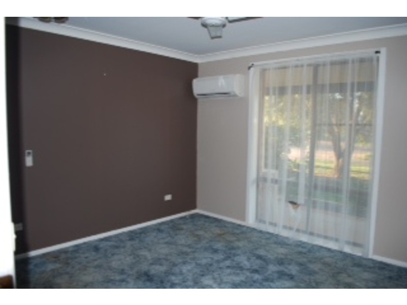 16 Mingelo Street, Narromine NSW 2821