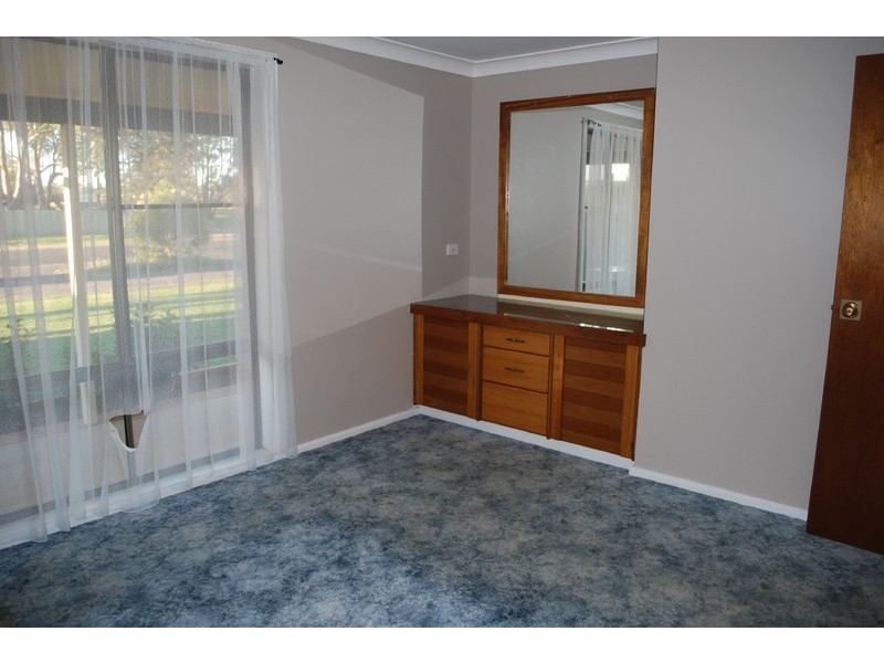 16 Mingelo Street, Narromine NSW 2821