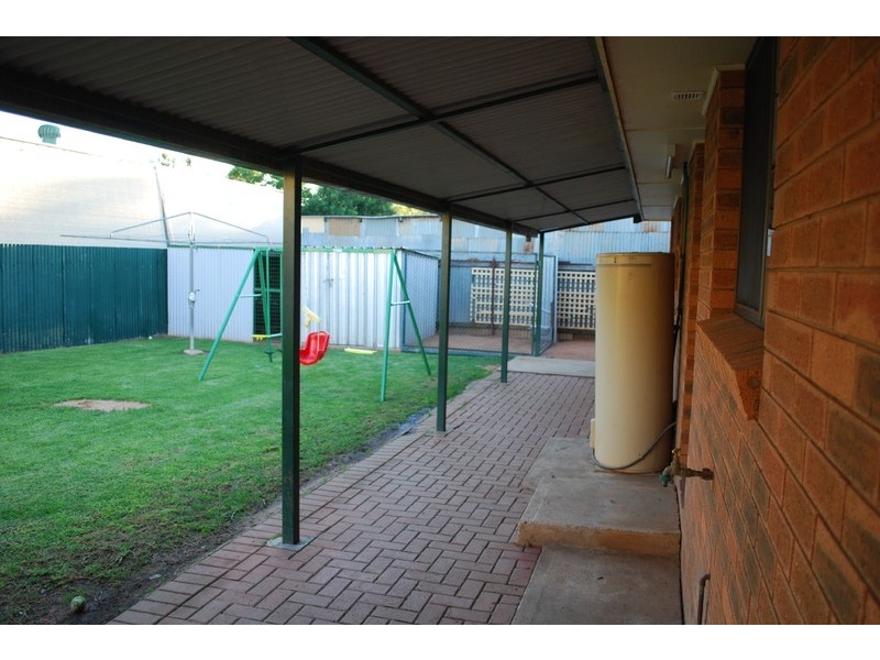 16 Mingelo Street, Narromine NSW 2821