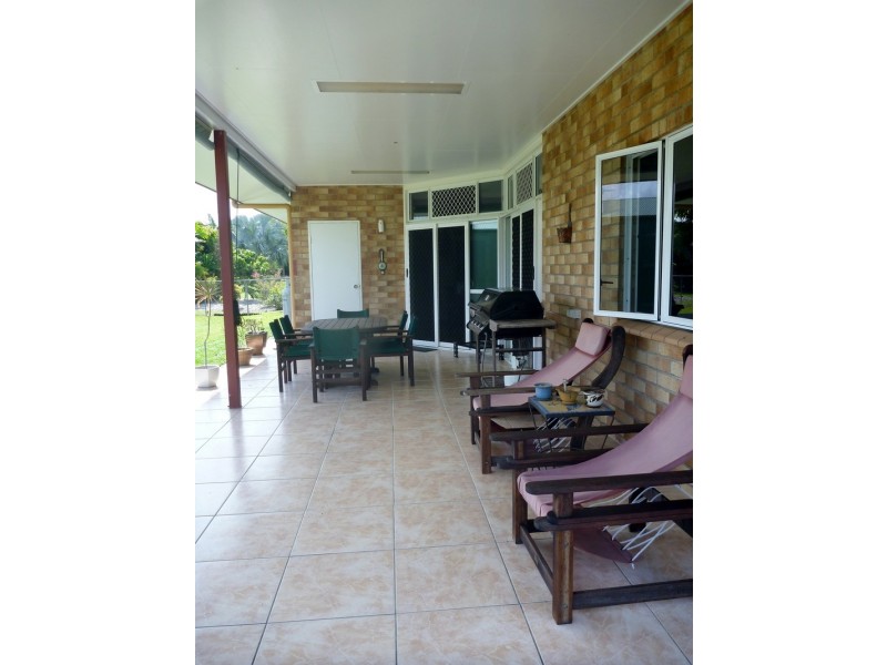 16  Daniel Close, Etty Bay QLD 4858