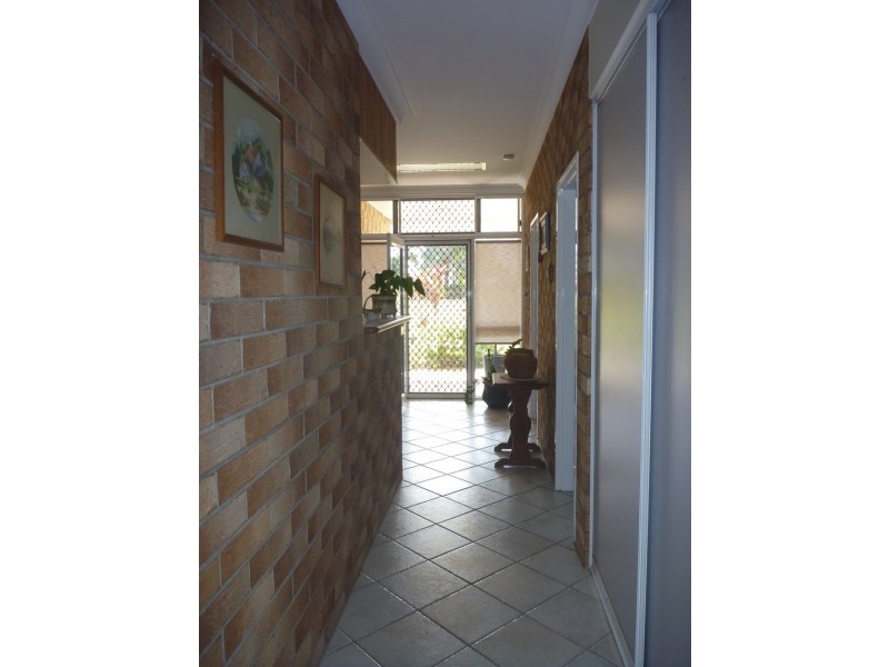 16  Daniel Close, Etty Bay QLD 4858