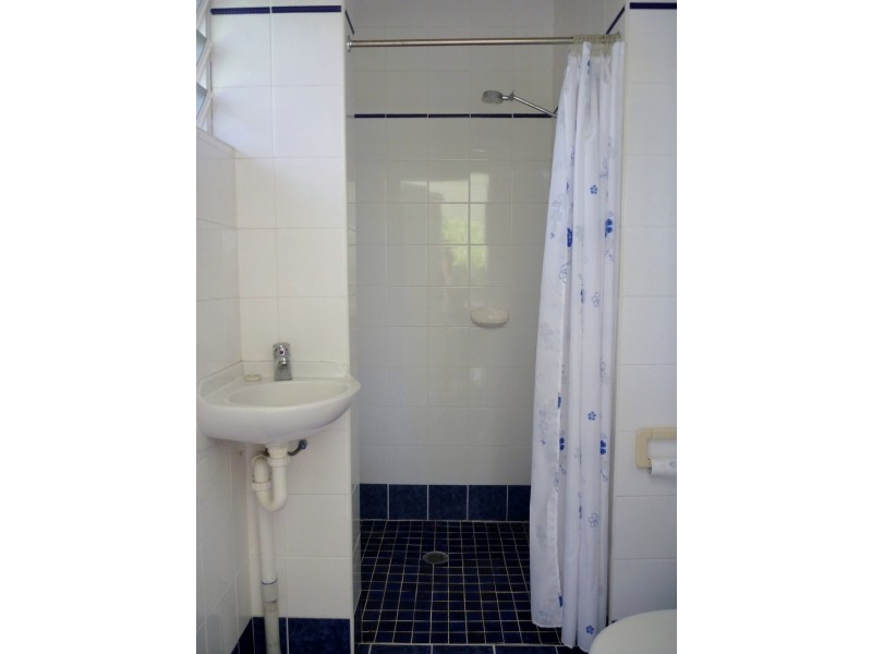 16  Daniel Close, Etty Bay QLD 4858