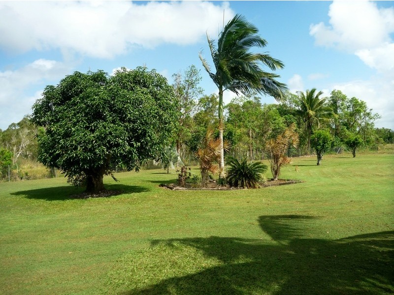 16  Daniel Close, Etty Bay QLD 4858