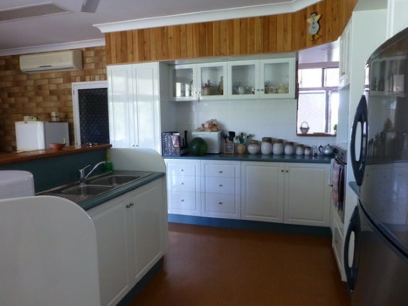16  Daniel Close, Etty Bay QLD 4858