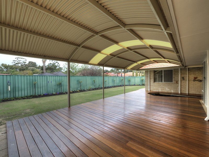 21 OAK COURT, Forrestfield WA 6058