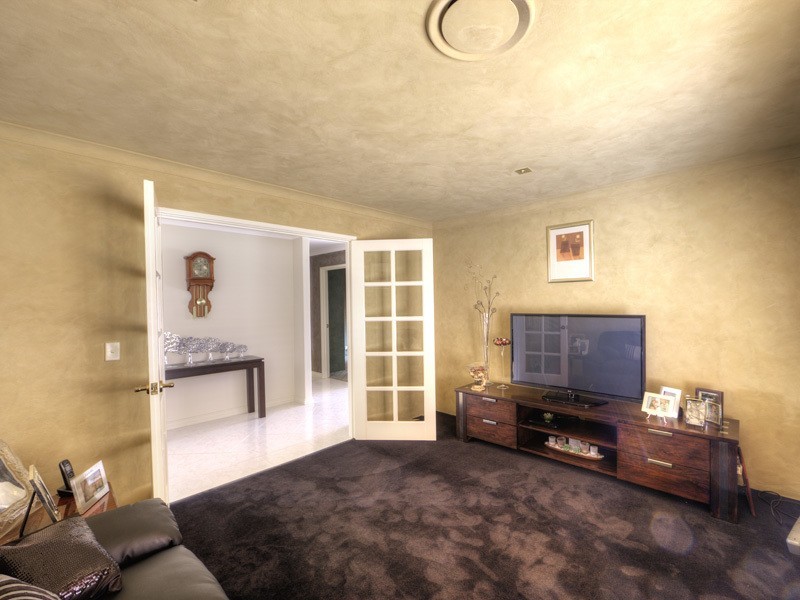 21 OAK COURT, Forrestfield WA 6058