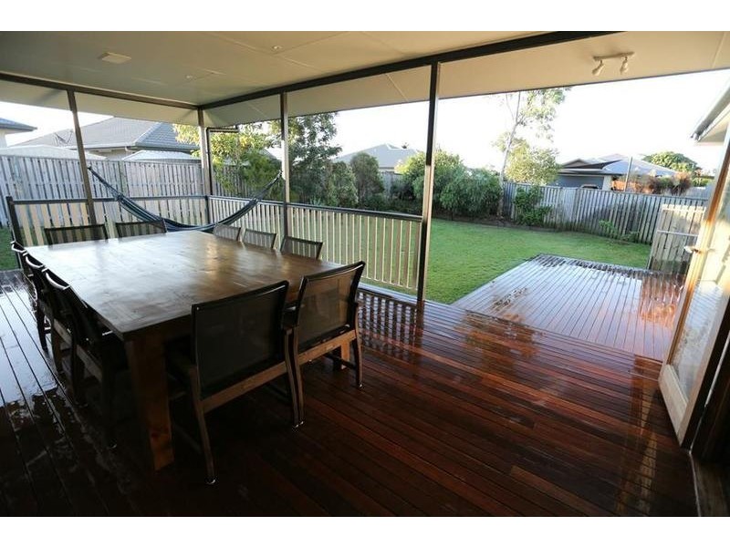 22 Donostia Crescent, Bushland Beach QLD 4818