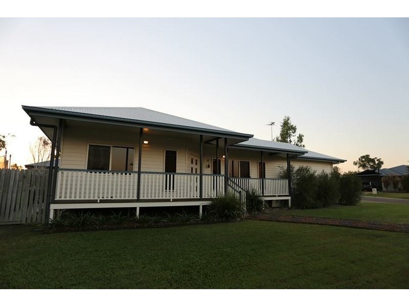 22 Donostia Crescent, Bushland Beach QLD 4818