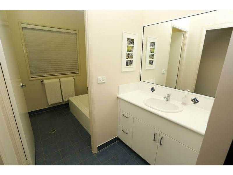 22 Donostia Crescent, Bushland Beach QLD 4818