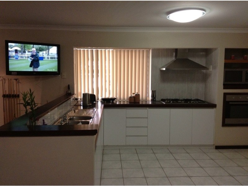 42 Enderby Court, Ballajura WA 6066